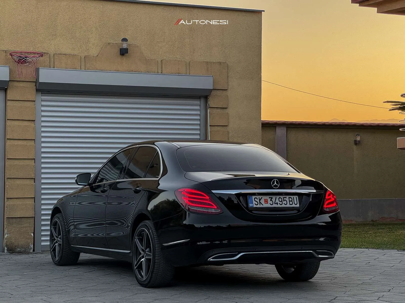 Mercedes C250 4Matic Premium - view 4