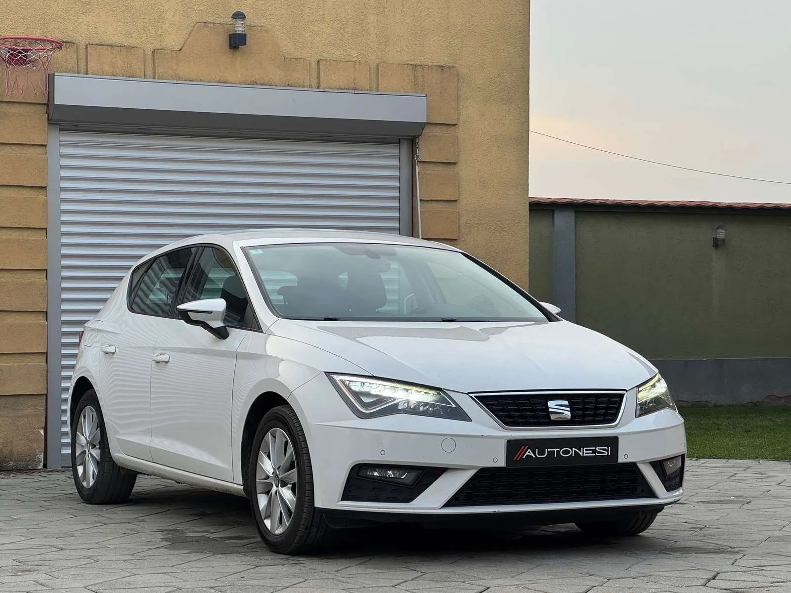 Seat Leon 1.6TDI Facelift - view 2