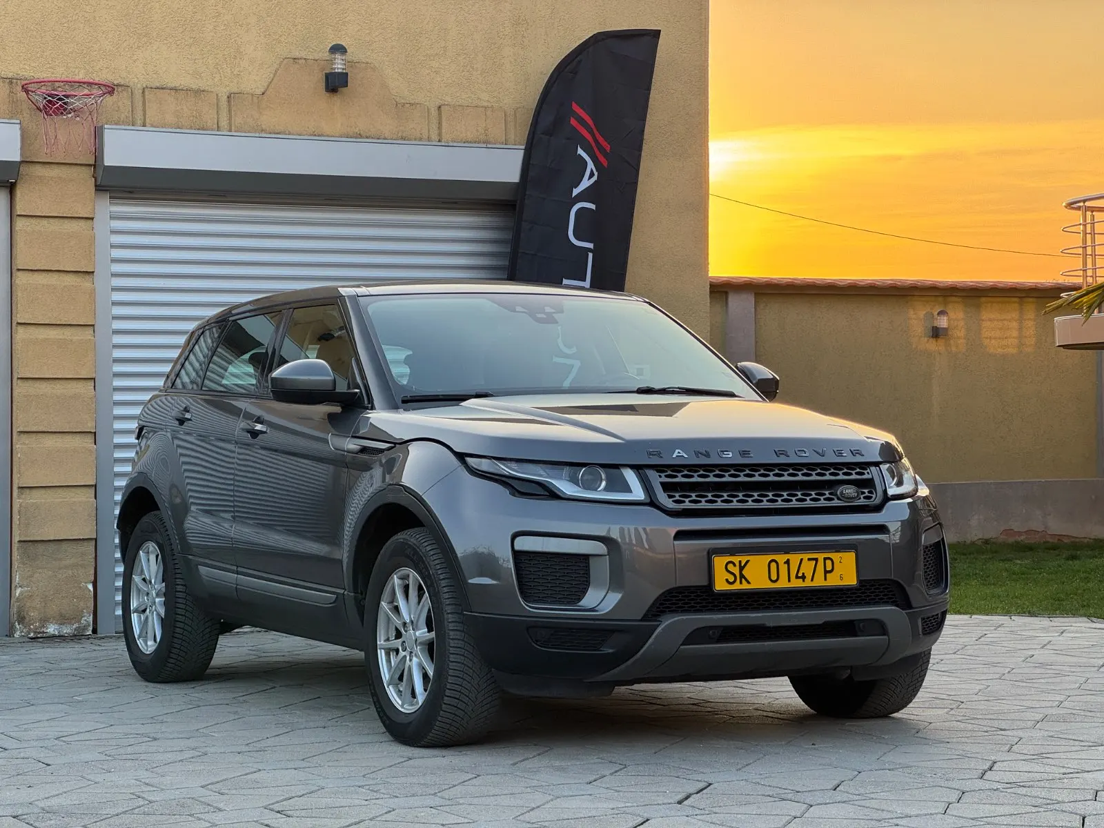 Land Rover Evoque 2.0 FACELIFT - view 5