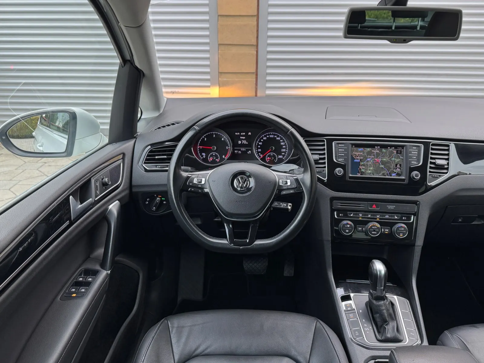 VW Golf VII Sportsvan 2.0 TDI DSG Carat - view 5