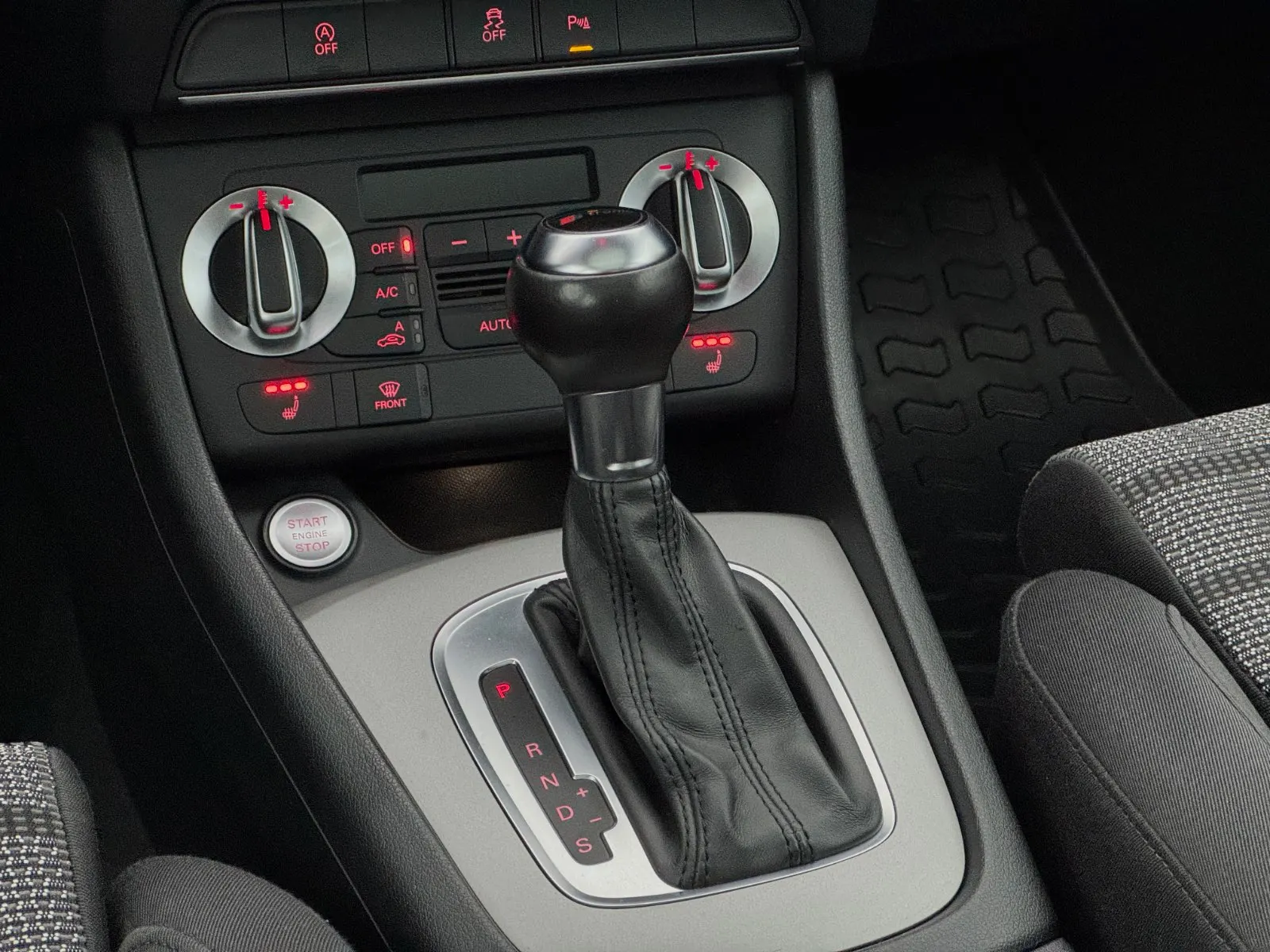 Audi Q3 2.0TDI Quattro S-Tronic - view 8
