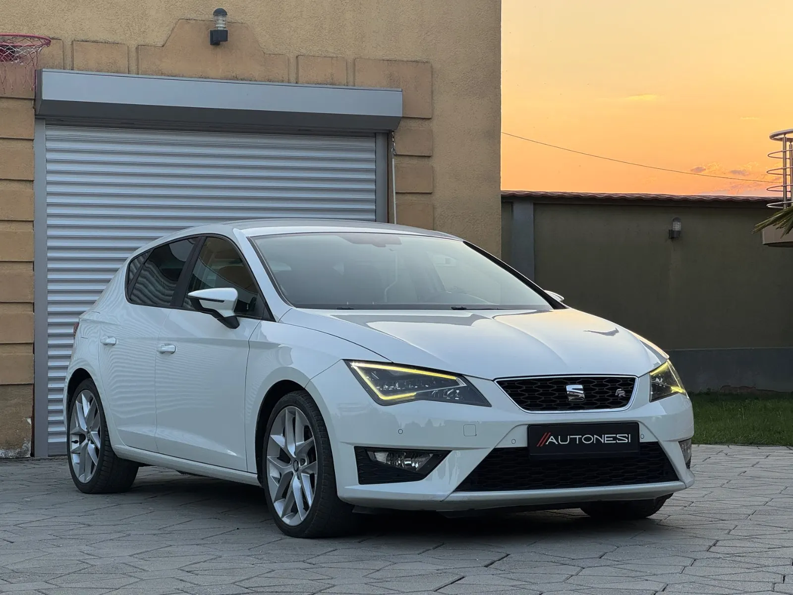 Seat Leon 2.0TDI FR 184ps - view 3