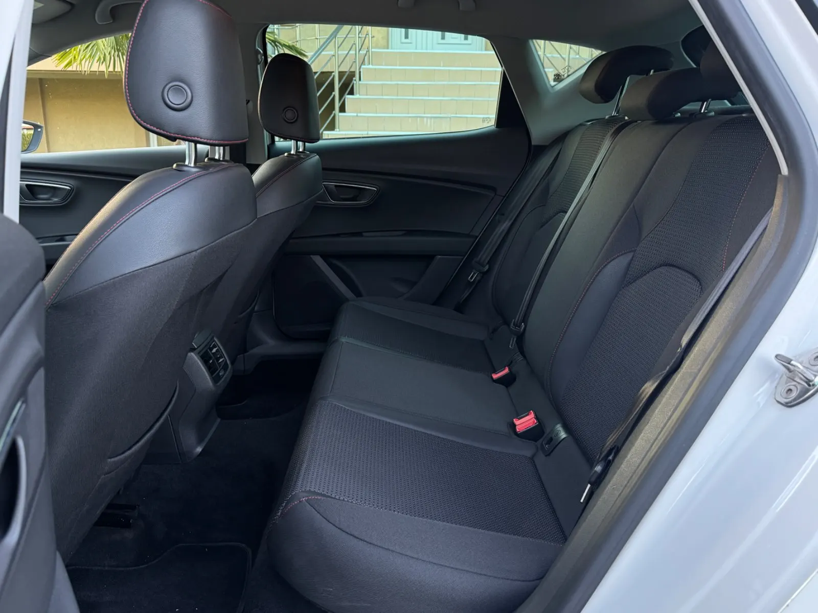Seat Leon 2.0TDI FR 184ps - view 7