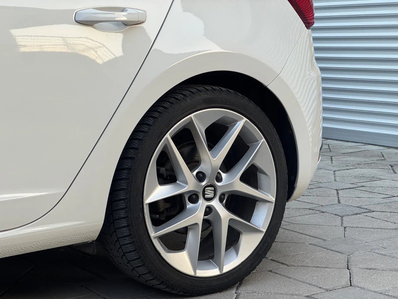 Seat Leon 2.0TDI FR 184ps - view 9