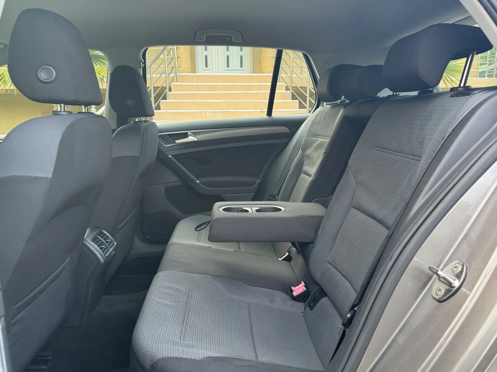 VW Golf 7 1.6TDI DSG - view 8