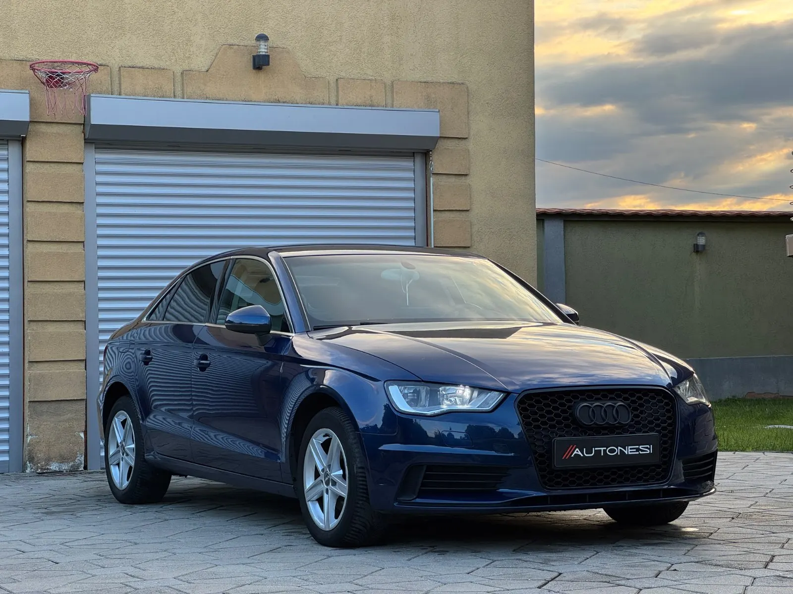 Audi A3 1.6TDI S-Tronic Ambiente Sedan - view 3