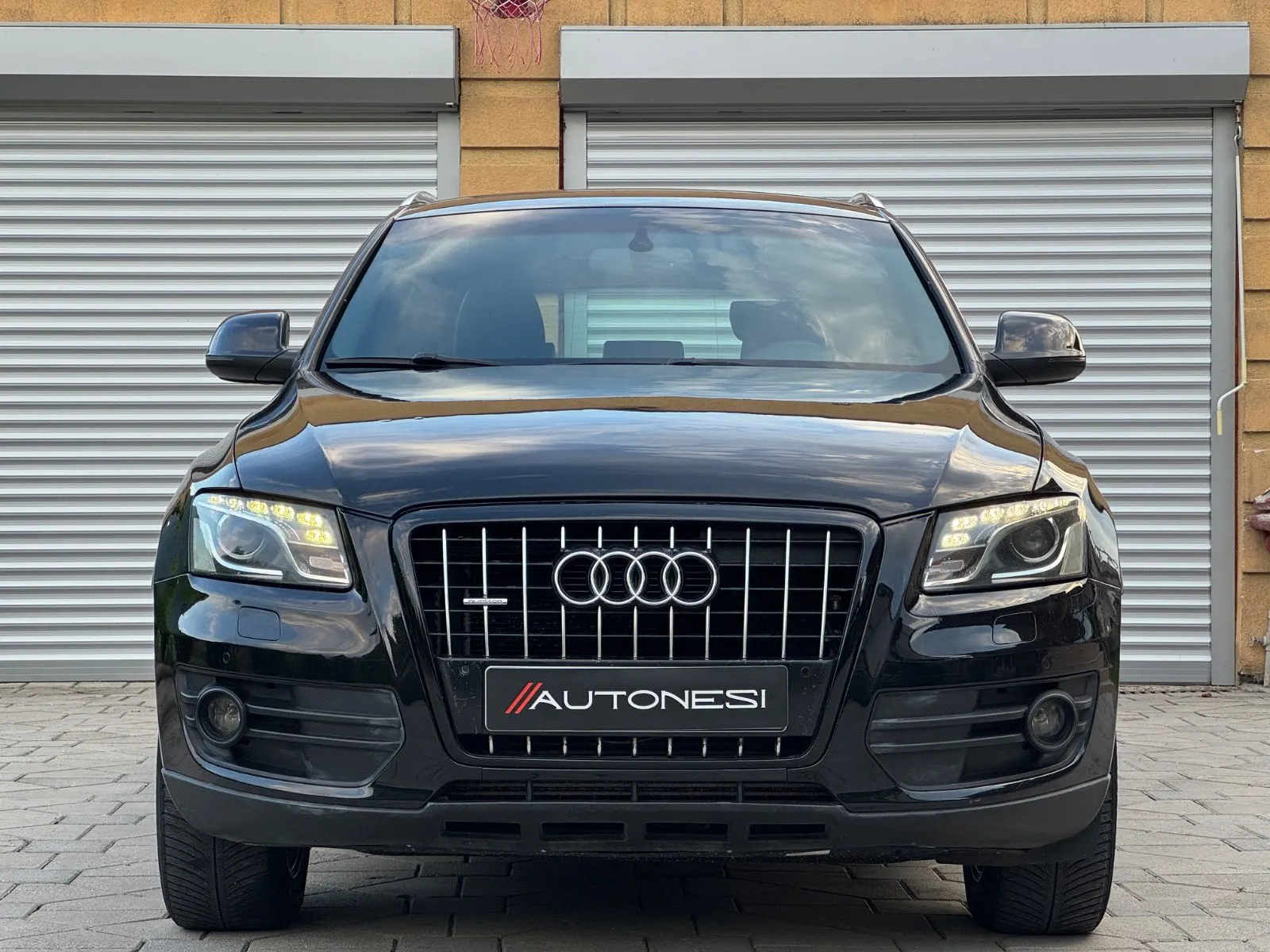 Audi Q5 3.0TDI Quattro S-Line - view 2