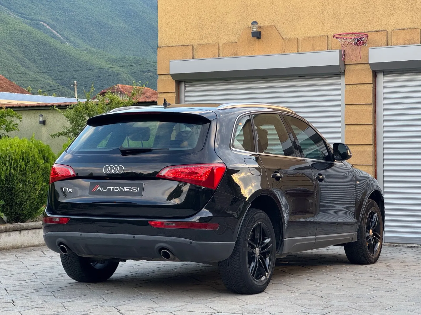 Audi Q5 3.0TDI Quattro S-Line - view 5