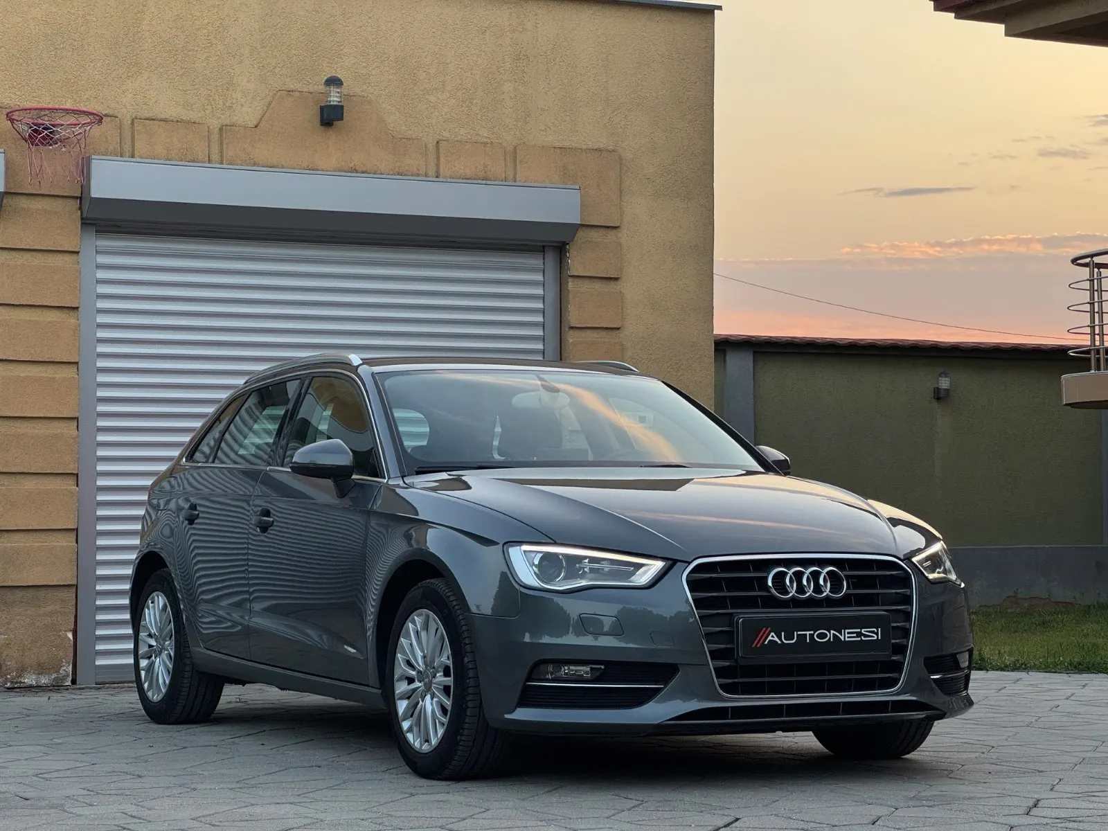 Audi A3 1.6TDI S-Tronic Ambiente - view 3