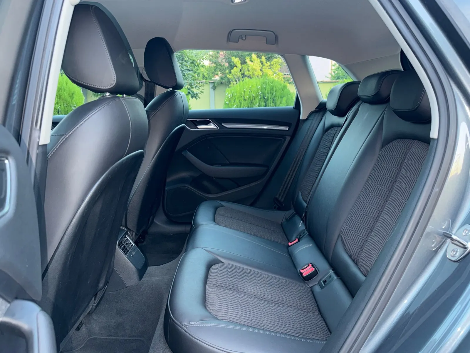 Audi A3 1.6TDI S-Tronic Ambiente - view 10