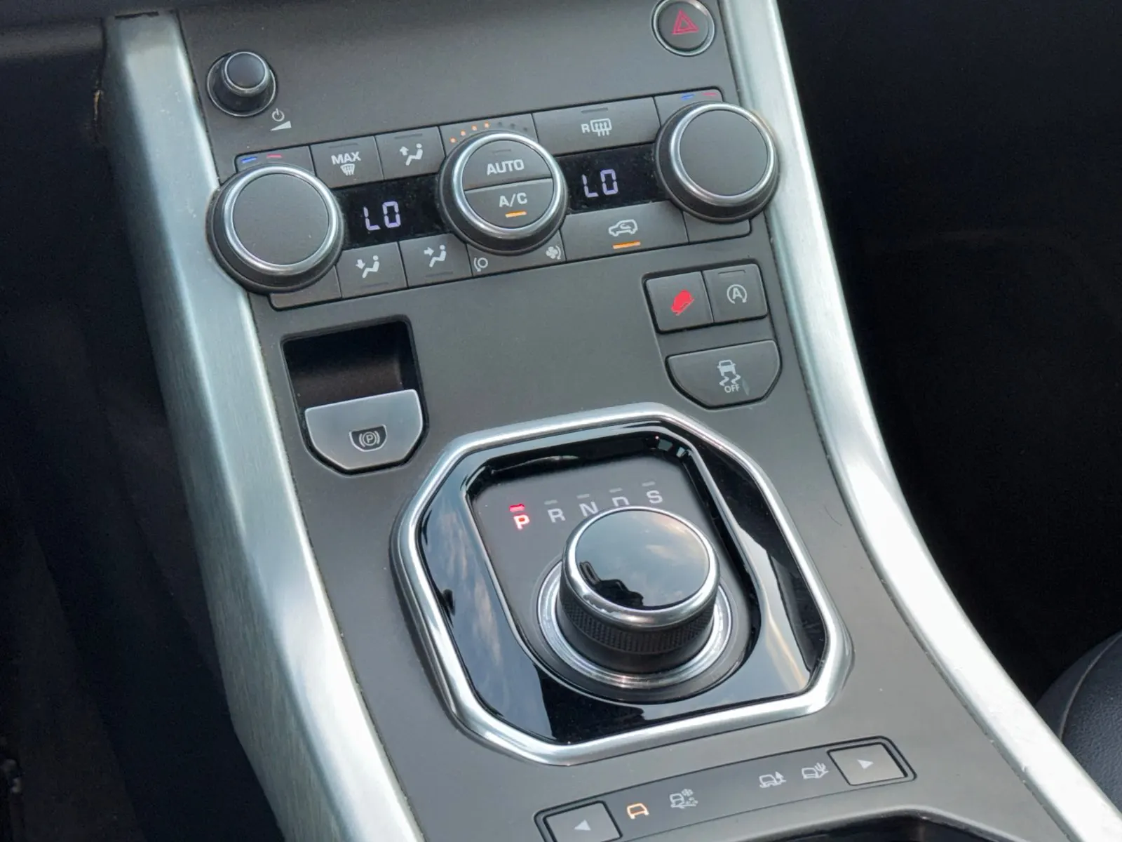 Land Rover Evoque 2.0D TD4 Autobiography (Facelift) - view 10
